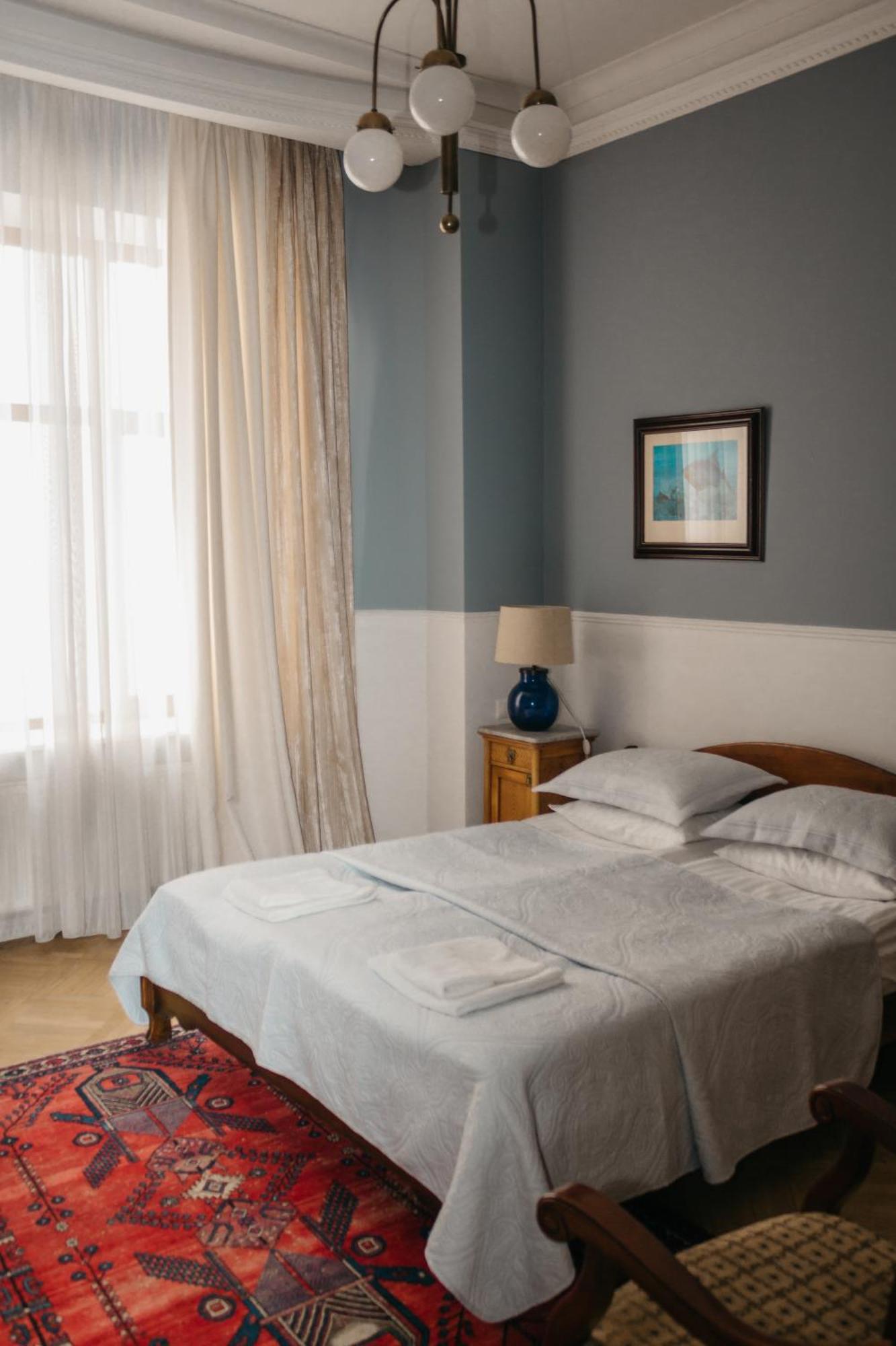 British Club Lviv Hotel Eksteriør billede