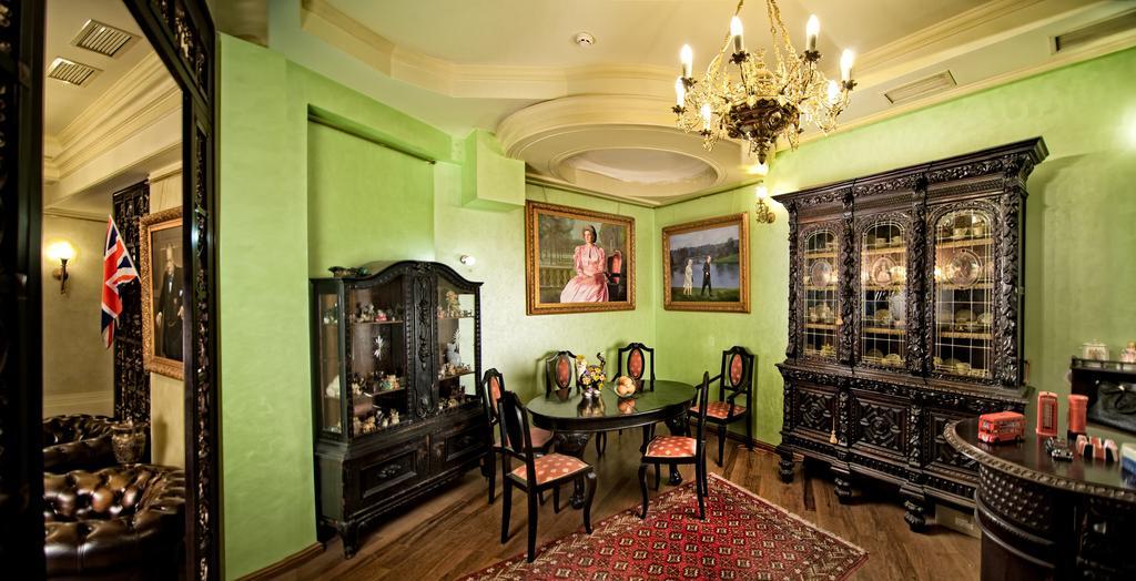 British Club Lviv Hotel Eksteriør billede