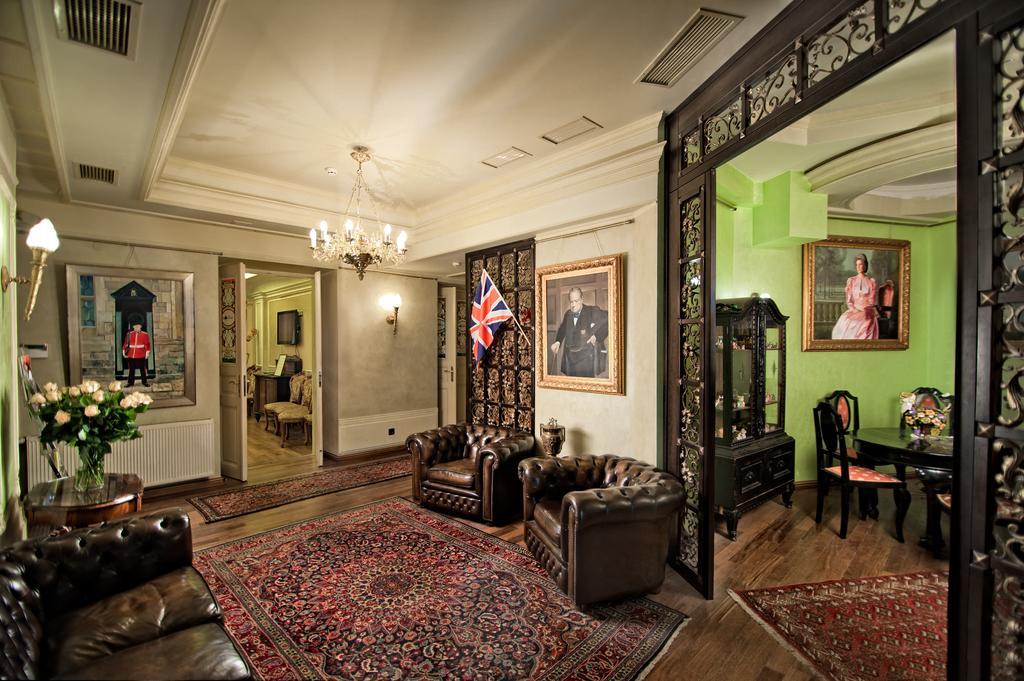 British Club Lviv Hotel Eksteriør billede