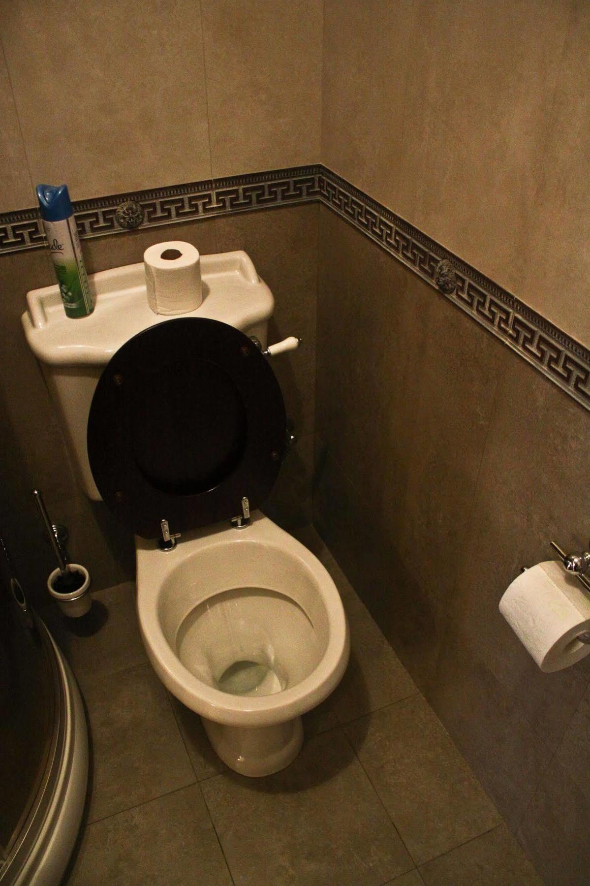 British Club Lviv Hotel Eksteriør billede
