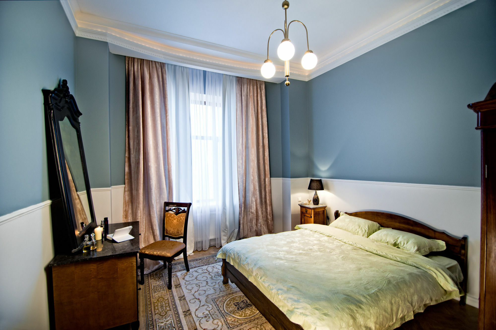 British Club Lviv Hotel Eksteriør billede