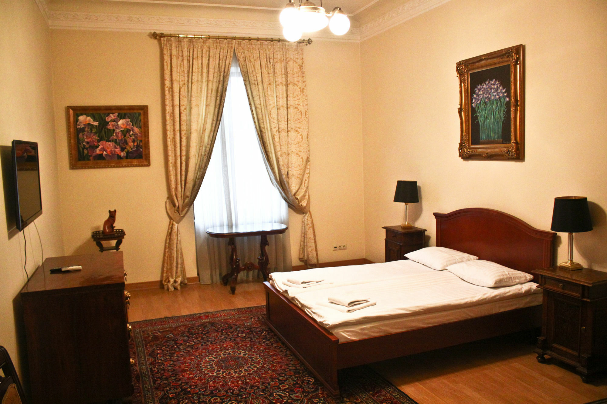 British Club Lviv Hotel Eksteriør billede